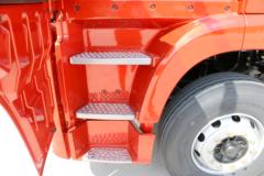 青岛解放 JH6重卡 400马力 8X4 9.5米载货车(CA1310P25K2L7T4E5A80)