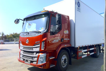 东风柳汽 新乘龙M3 185马力 4X2 6.8米冷藏车(冰凌方)