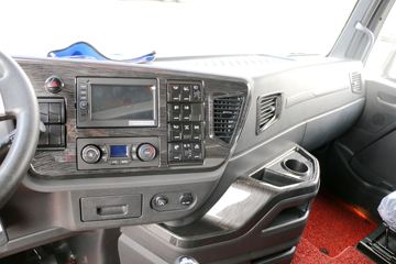 �ൺ��� JH6�ؿ� 430���� 6X4 CNGǣ����ͼƬ