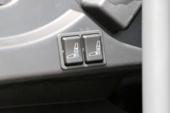 青岛解放 JH6重卡 280马力 6X2 9.5米栏板载货车(CA1250P26K1L7T3E5A80)