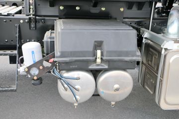 �ൺ��� JH6�ؿ� 430���� 6X4 CNGǣ����ͼƬ