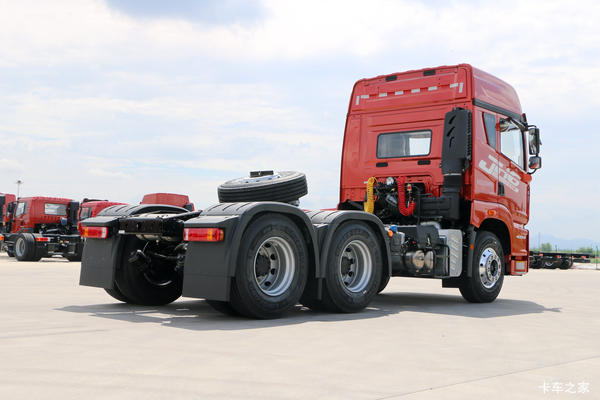 �������½��JH6 400����6*4ǣ�����һ�3.08��Ԫ