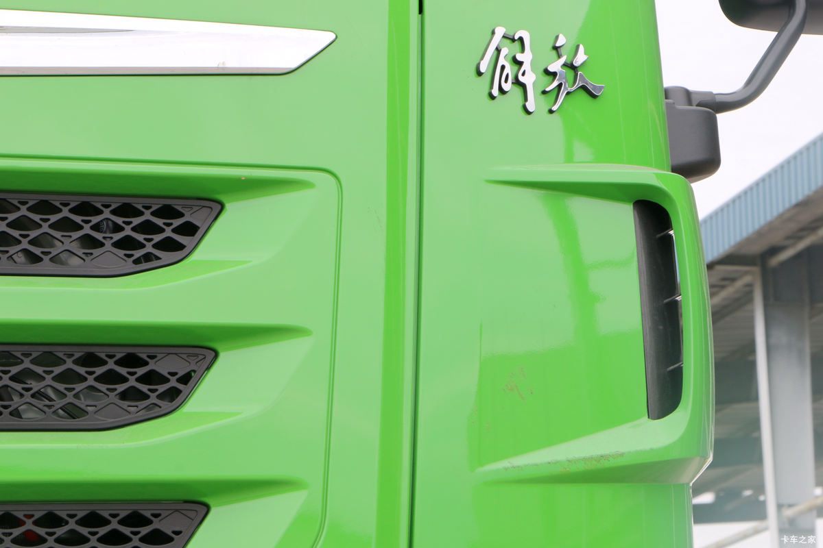 �ൺ��� ��V�ؿ� 375���� 6X4 5.4����ж��(CA5251ZLJP2K2L3T1E5A80)���                                                