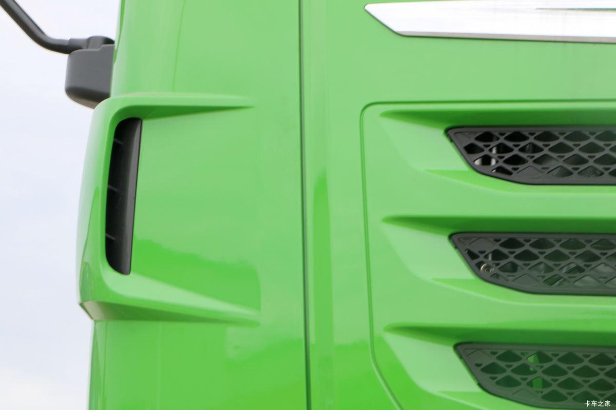 �ൺ��� ��V�ؿ� 375���� 6X4 5.4����ж��(CA5251ZLJP2K2L3T1E5A80)���                                                