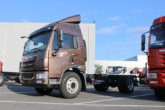 解放 麟VH中卡 160马力 4X2 5.4米排半仓栅式载货车(CA5165CCYP40K2L3E5A85)