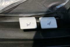 解放 麟VH中卡 160马力 4X2 5.4米排半仓栅式载货车(CA5165CCYP40K2L3E5A85)