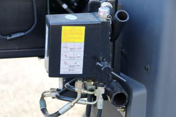 ��� ��VH�п� 160���� 4X2 5.4���Ű��դʽ�ػ���(CA5165CCYP40K2L3E5A85)ͼƬ