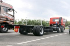 青岛解放 悍V重卡 320马力 6X2 中置轴轿运车(CA1220P1K2L6T3BE5A80)