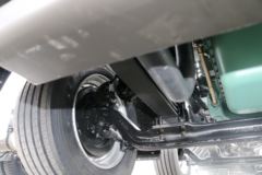 青岛解放 悍V重卡 320马力 6X2 中置轴轿运车(CA1220P1K2L6T3BE5A80)