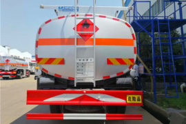 三环十通底盘&nbsp;油罐车外观图片