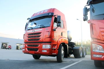 青岛解放 天V重卡 460马力 6X4 LNG牵引车(国六)(CA4250P2K8T1NE6A80)