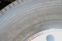 青岛解放 天V重卡 400马力 6X4 LNG牵引车(3.7速比)(CA4258P2K15T1NE5A80)