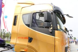 汉马H9&nbsp;牵引车外观                                                图片