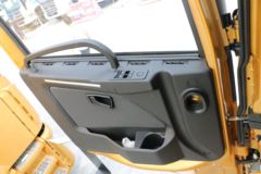 华菱 汉马H9 480马力 6X4危险品牵引车(HN4255A48C4M5)