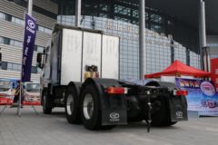 华菱 汉马H9重卡 410马力 6X4 LNG牵引车(高顶)(HN4250NGX41C9M5)