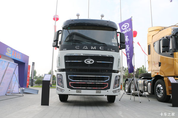 华菱 汉马H9重卡 410马力 6X4 LNG牵引车(汉马16S0C2250)