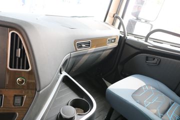 ���� ����H9�ؿ� 410���� 6X4 LNGǣ����(�߶�)ͼƬ