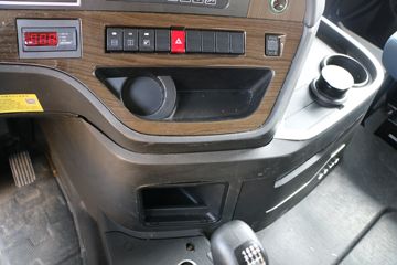 ���� ����H9�ؿ� 410���� 6X4 LNGǣ����(�߶�)ͼƬ