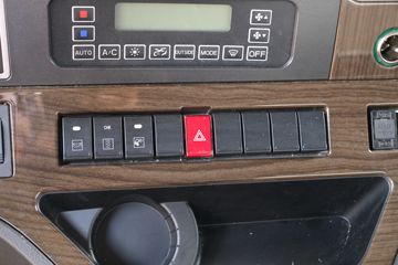 ���� ����H9�ؿ� 410���� 6X4 LNGǣ����(�߶�)ͼƬ