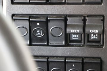 ���� ����H9�ؿ� 410���� 6X4 LNGǣ����(�߶�)ͼƬ