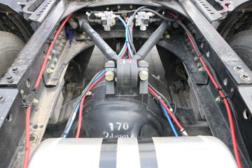 ���� ����H9�ؿ� 410���� 6X4 LNGǣ����(�߶�)ͼƬ