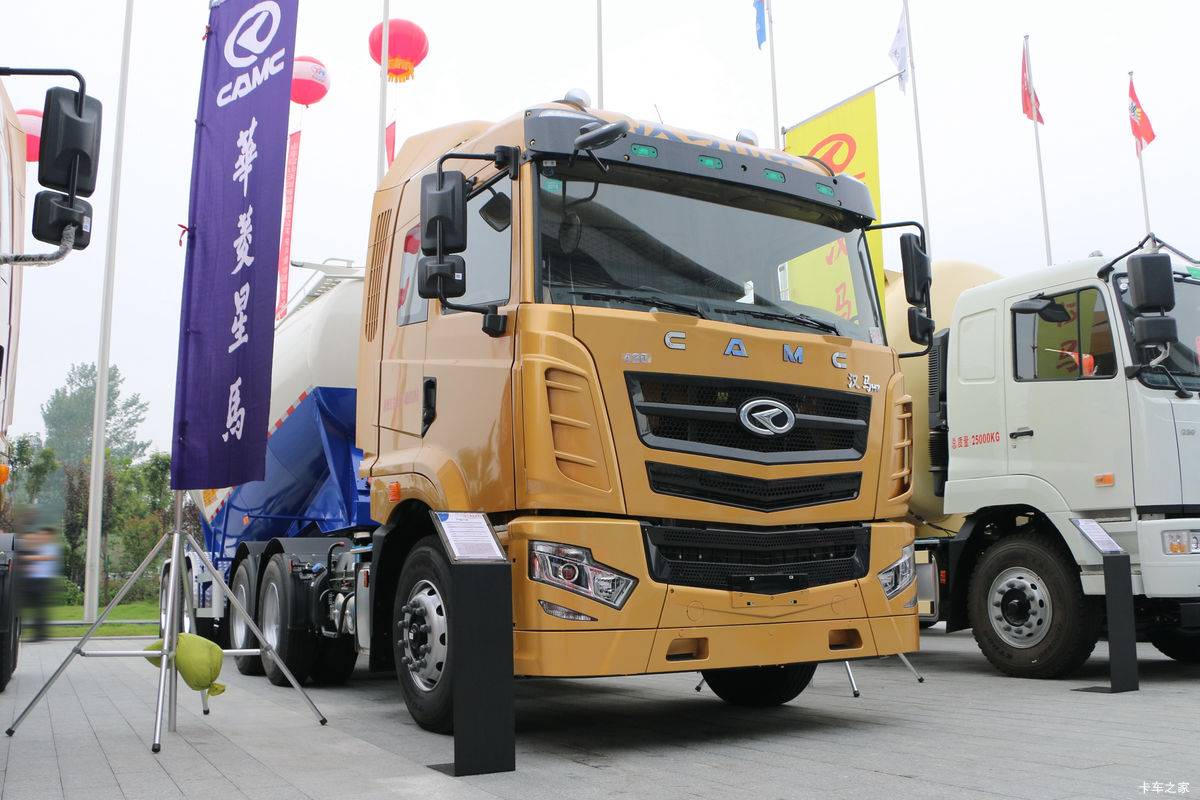 华菱 汉马H7重卡 420马力 6X4牵引车(3.73速比)