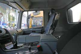 华菱之星&nbsp;粉粒物料运输车驾驶室图片