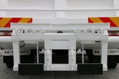 华菱 菱马H3 180马力 4X2垃圾运输车(HN1180HC22E6M5J)