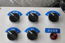 菱马H3&nbsp;除尘车驾驶室图片