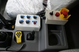 菱马H3&nbsp;除尘车驾驶室图片