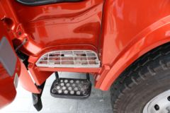 华菱 菱马H3 180马力 4X2多功能抑尘车(HN1180HC22E6M5J)