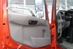 华菱 菱马H3 180马力 4X2多功能抑尘车(HN1180HC22E6M5J)