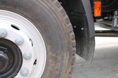 华菱 菱马H3 180马力 4X2多功能抑尘车(HN1180HC22E6M5J)