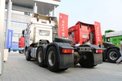 一汽解放 新J6P重卡 荣耀版 550马力 6X4牵引车(CA4250P66K24T1A4E5)