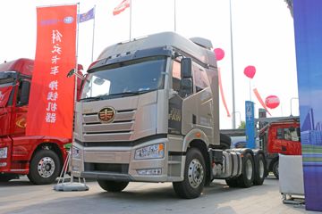 一汽解放 新J6P重卡 荣耀版 550马力 6X4牵引车(CA4250P66K24T1A4E5)