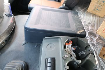 һ����� ��J6P�ؿ� ��ҫ�� 550���� 6X4ǣ����(CA4250P66K24T1A4E5)ͼƬ