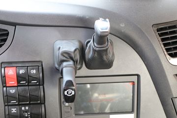 һ����� ��J6P�ؿ� ��ҫ�� 550���� 6X4ǣ����(CA4250P66K24T1A4E5)ͼƬ