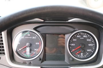 һ����� ��J6P�ؿ� ��ҫ�� 550���� 6X4ǣ����(CA4250P66K24T1A4E5)ͼƬ