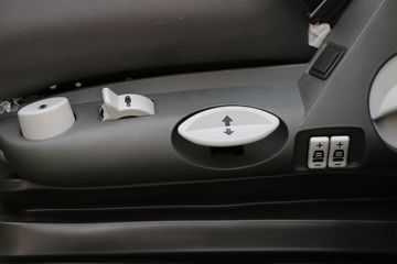 һ����� ��J6P�ؿ� ��ҫ�� 550���� 6X4ǣ����(CA4250P66K24T1A4E5)ͼƬ