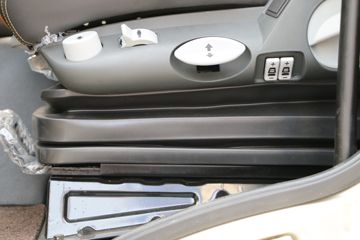 һ����� ��J6P�ؿ� ��ҫ�� 550���� 6X4ǣ����(CA4250P66K24T1A4E5)ͼƬ