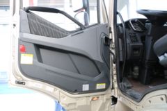 一汽解放 新J6P重卡 荣耀版 550马力 6X4牵引车(CA4250P66K24T1A4E5)