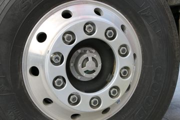 һ����� ��J6P�ؿ� ��ҫ�� 550���� 6X4ǣ����(CA4250P66K24T1A4E5)ͼƬ