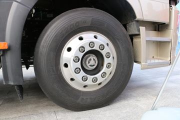 һ����� ��J6P�ؿ� ��ҫ�� 550���� 6X4ǣ����(CA4250P66K24T1A4E5)ͼƬ