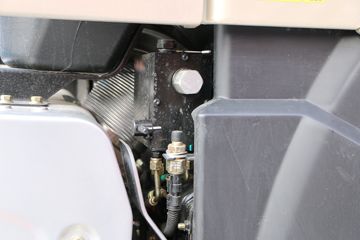 һ����� ��J6P�ؿ� ��ҫ�� 550���� 6X4ǣ����(CA4250P66K24T1A4E5)ͼƬ