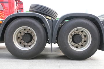 һ����� ��J6P�ؿ� ��ҫ�� 550���� 6X4ǣ����(CA4250P66K24T1A4E5)ͼƬ