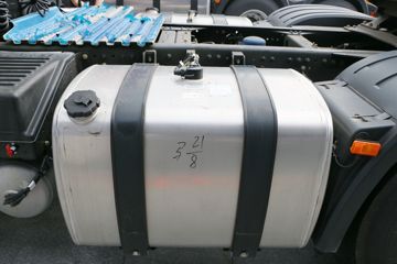 һ����� ��J6P�ؿ� ��ҫ�� 550���� 6X4ǣ����(CA4250P66K24T1A4E5)ͼƬ