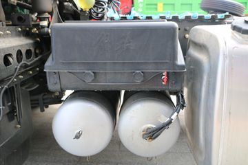 һ����� ��J6P�ؿ� ��ҫ�� 550���� 6X4ǣ����(CA4250P66K24T1A4E5)ͼƬ