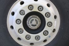 一汽解放 新J6P重卡 荣耀版 550马力 6X4牵引车(CA4250P66K24T1A4E5)