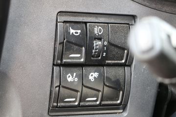 һ����� ��J6P�ؿ� ��ҫ�� 550���� 6X4ǣ����(CA4250P66K24T1A4E5)ͼƬ