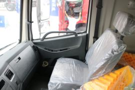 漢風XG1M(原漢風G5)&nbsp;混凝土搅拌车驾驶室                                               图片